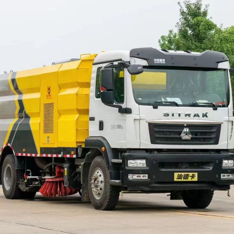 道路清洁吸尘吸扫车 4*2 油罐车